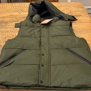 NEW Hunter Men's Olive Green Puffer Vest with Detachable Hood